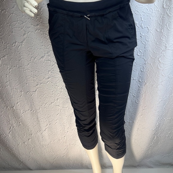 Lululemon athletic dance studio cropped - Picture 6 of 6